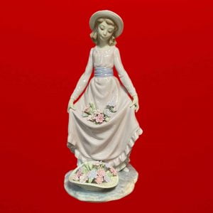 LLADRO Flower Curtsey 5027