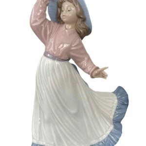LLADRO “COUGHT IN THE BREEZE”