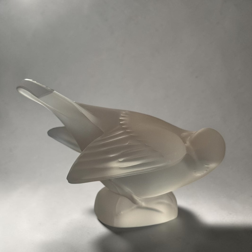 LALIQUE - SATIN CRYSTAL SPARROW TILTED HEAD