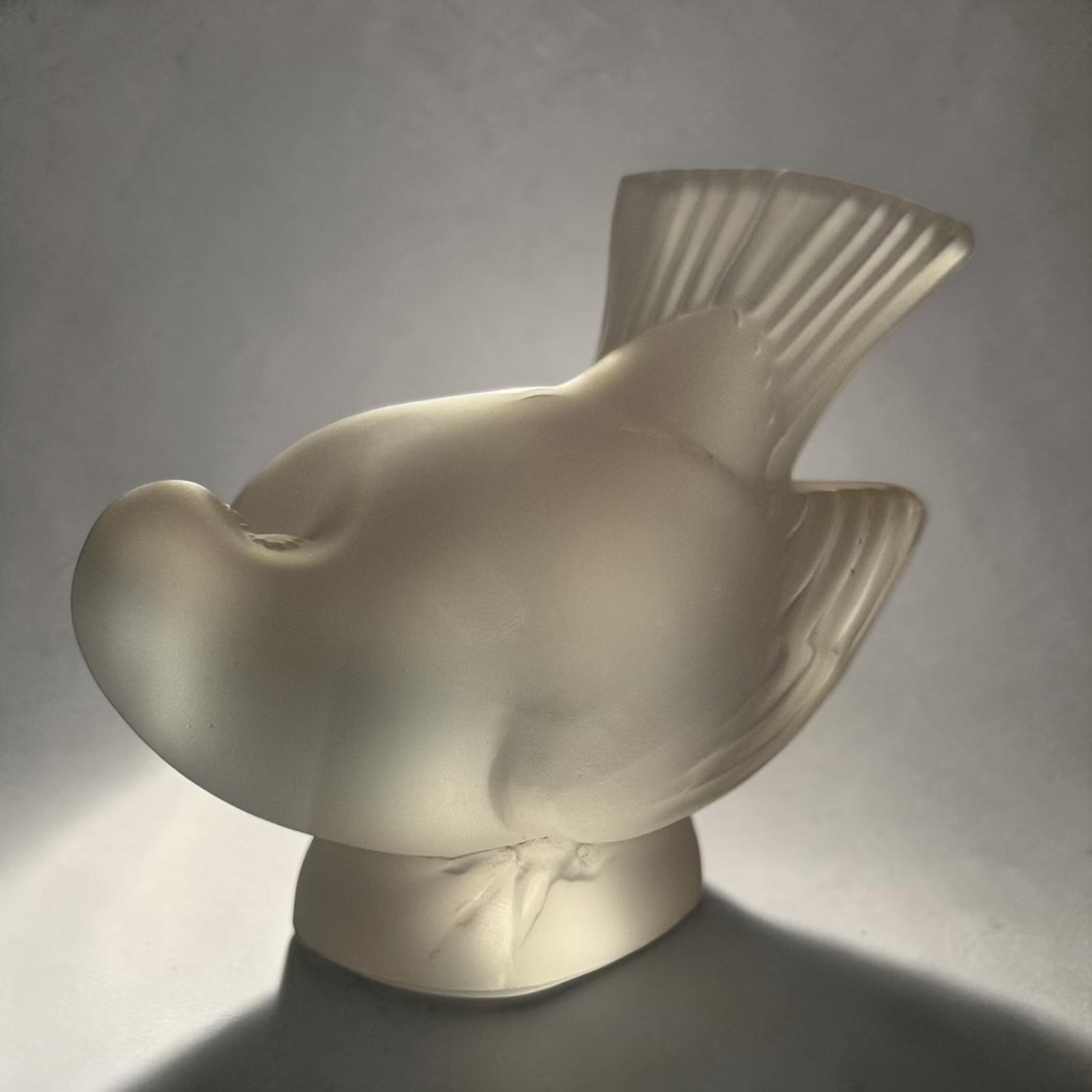 LALIQUE - SATIN CRYSTAL SPARROW TILTED HEAD - Image 3