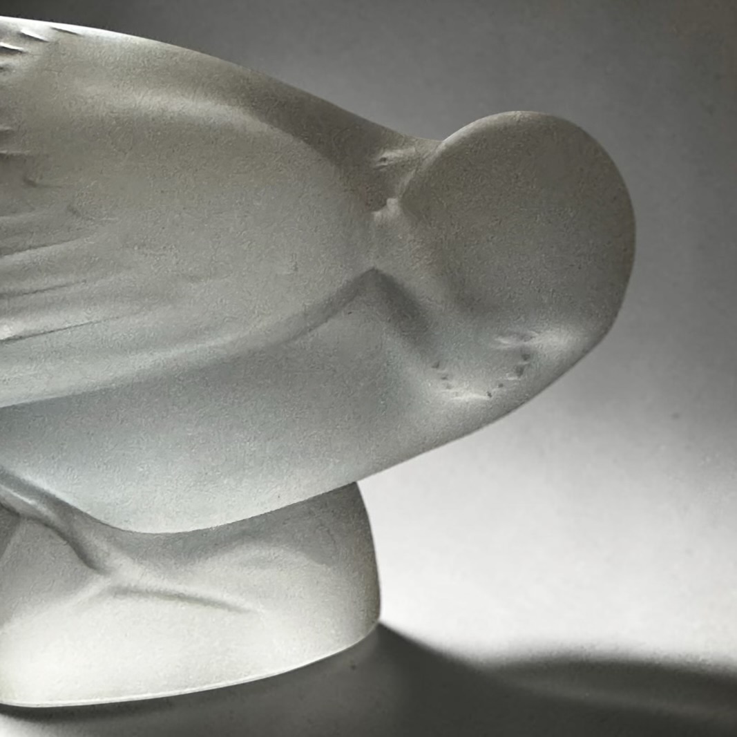 LALIQUE - SATIN CRYSTAL SPARROW TILTED HEAD - Image 4